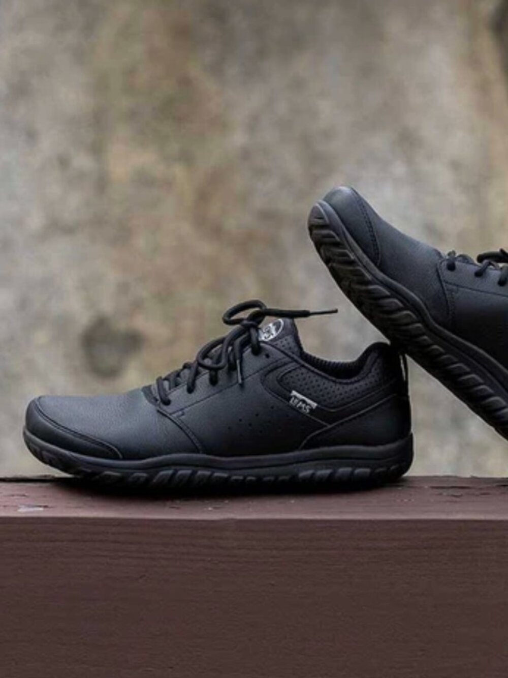 Lems Primal Zen Leather in Ebony, Size 12 Men / 13.5 Women